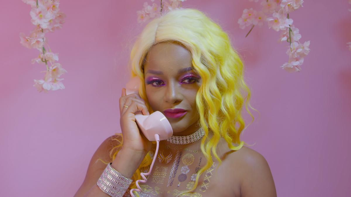 YOUNG FEMALE SIERRA LEONE ARTIST QUEENNAK ENDORSES ALICE HANNAH KANJIA FOR HOUSE MATE SALONE SEASON 3 HMSL3