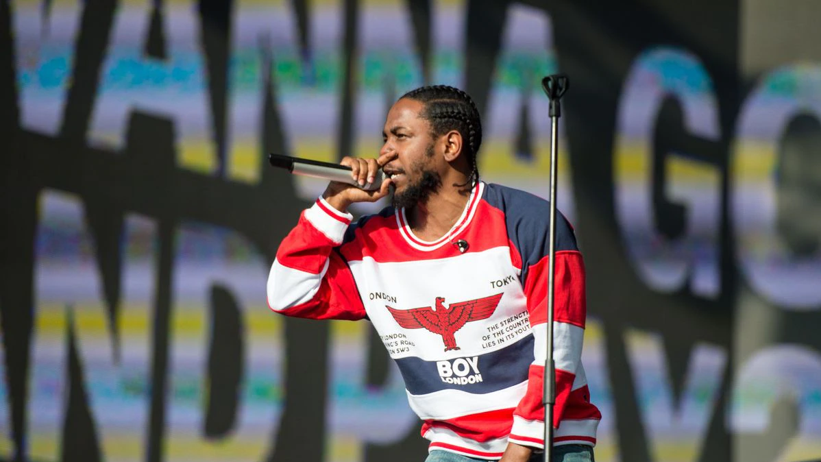 Kendrick Lamar closes Glastonbury with a strong call for women's rights.