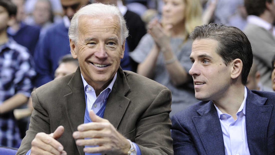 as tough US sanctions hit Russia over  Ukraine war, evade two Russian billionaires continue  them.