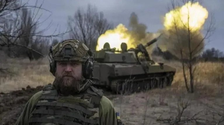 Russian advances in Bakhmut, Ukraine, could cause heavy casualties, British military officials say.
