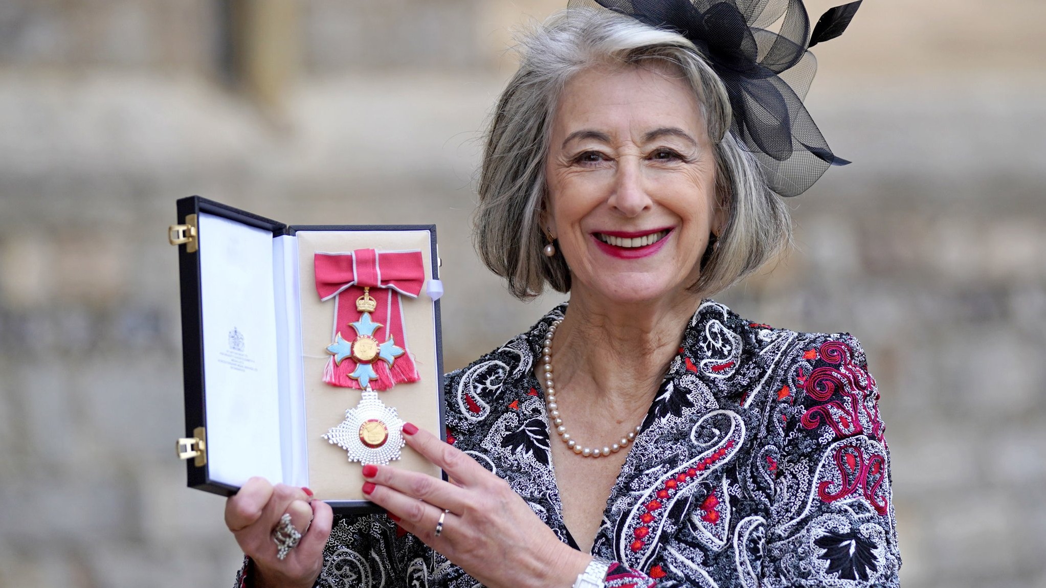 Maureen Lipman, An Entertainer, Is The First Woman To Appear On Coronation Street.