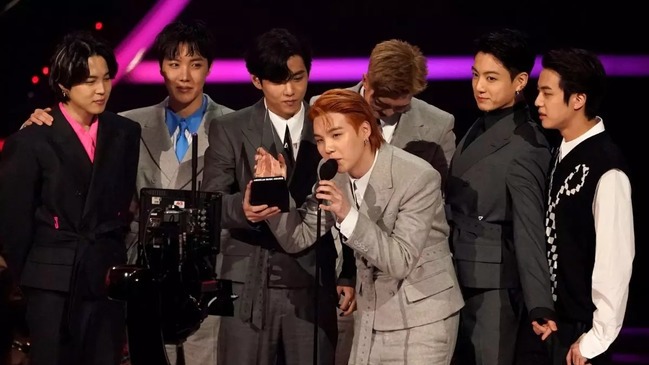 American Music Awards: BTS and Taylor Swift receive top awards