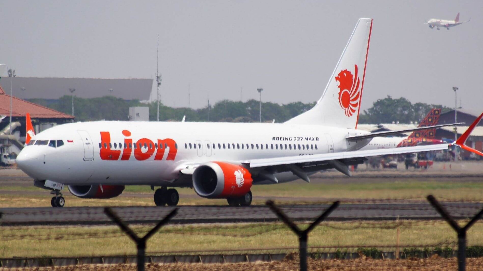 Boeing 737 Max: Indonesia lifts ban behind Lion Air crash in 2018
