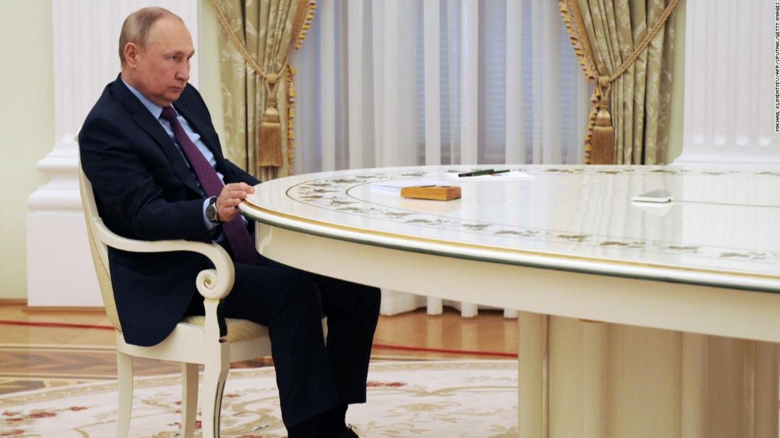Zelenskyy and the United States scorn Russia's chemical weapons claims