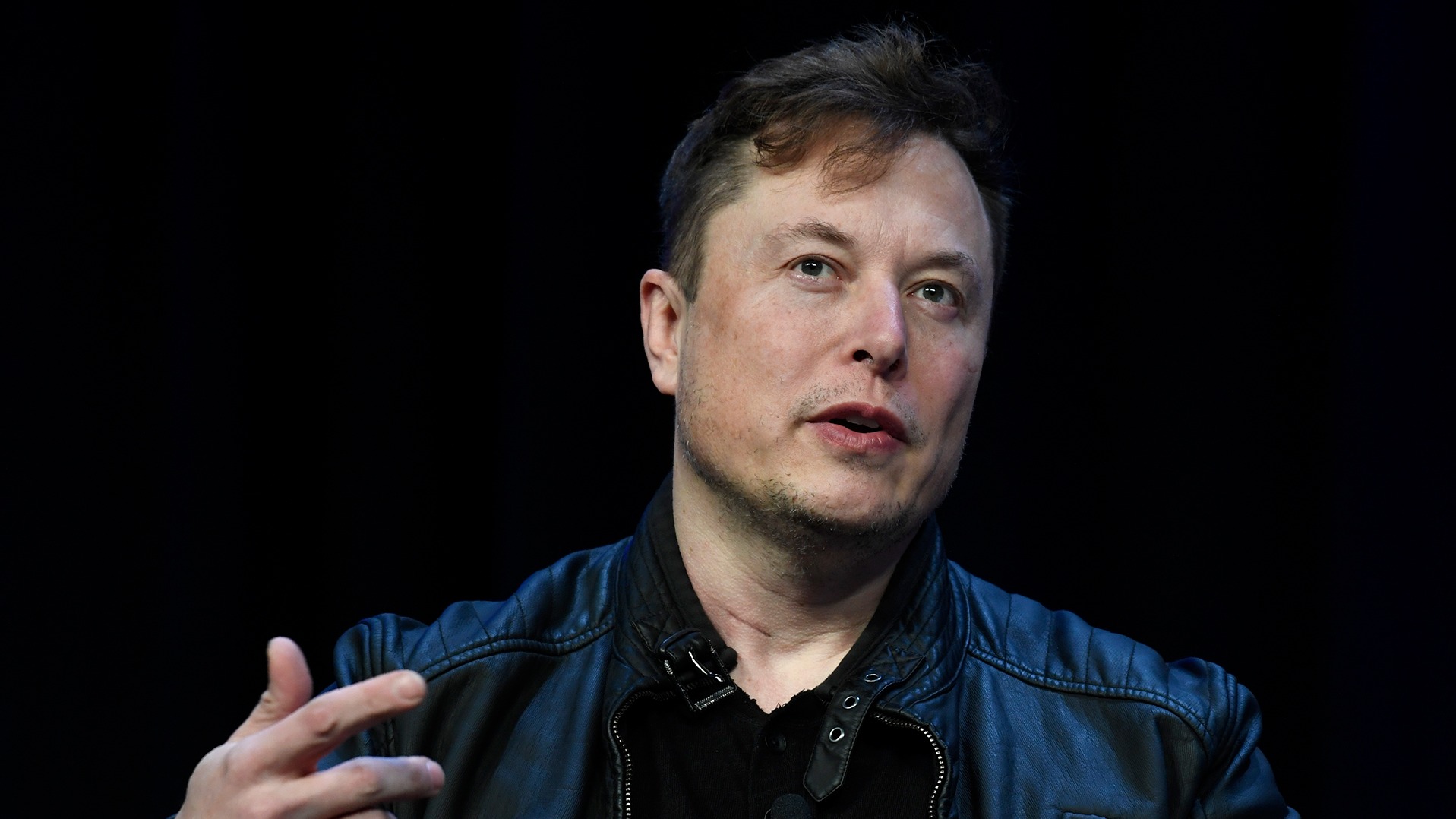 Tesla CEO Elon Musk offers to buy Twitter